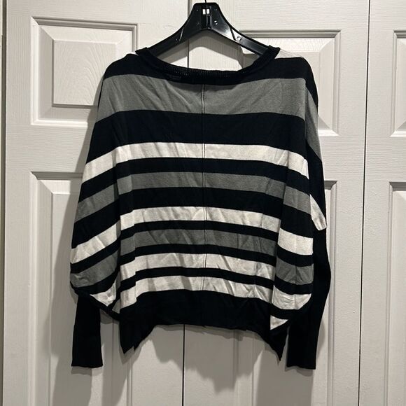 RD Style Striped Sweater, Size Medium - Picture 8 of 9